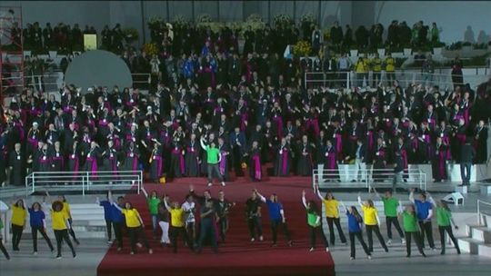 Tak biskupi tańczyli dla papieża w Brazylii (wideo)
