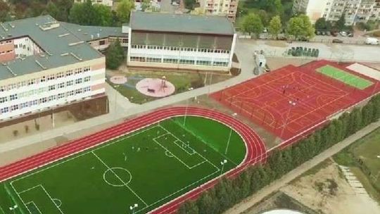 "Tak dużego i funkcjonalnego obiektu jeszcze nie widziałem". Nowe boiska w Puławach otwarte