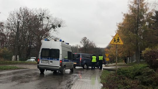 Tak dziś wygląda Przewodów. Wszędzie policja, wójt wprowadza żałobę na terenie gminy