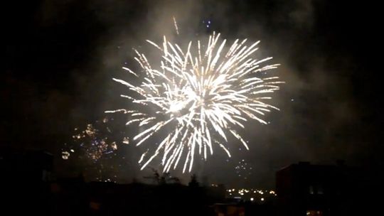Tak Puławy powitały Nowy Rok. Fajerwerki nad miastem [wideo]