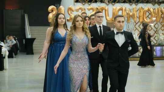 Tak się bawi, tak się bawi... Studniówka maturzystów ZSE im Vetterów 