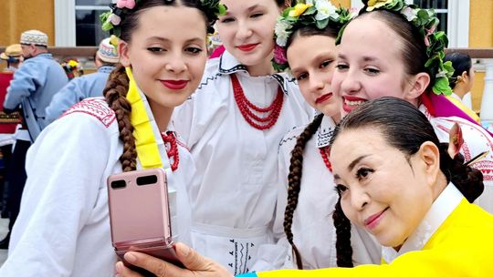 Tak się bawi Zamość! Na ludowo. Bo trwa Eurofolk