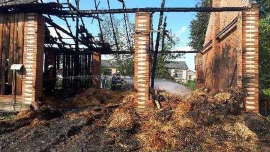 Tak się zdenerwował po kłótni z żoną, że spalił stodołę
