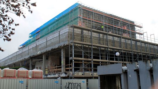 Tak się zmienia Dom Chemika w Puławach. Postęp prac [zdjęcia]