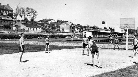 Tak spędzano wakacje przed laty