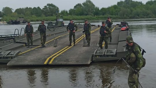 Tak to się robi. Amerykanie kpią z Rosjan i pokazują most koło Dęblina