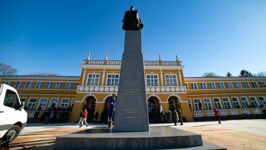 Tak wygląda nowy pomnik Józefa Piłsudskiego w Zamościu [zdjęcia]