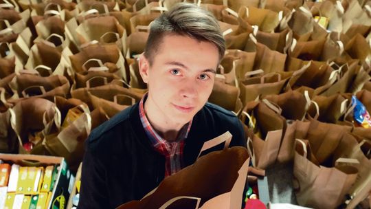 "Takie doświadczenie zmienia myślenie". Jak organizuje się Wigilię dla kilkuset osób?