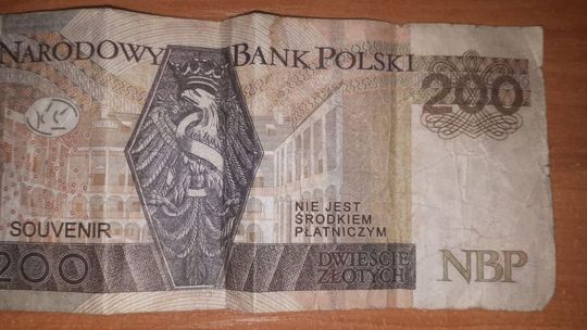 Takim banknotem zapłacił na stacji za paliwo. Jeszcze dostał 100 zł reszty