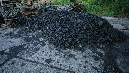 Tani węgiel już w sprzedaży. Przyjechał do Lublina z Indonezji