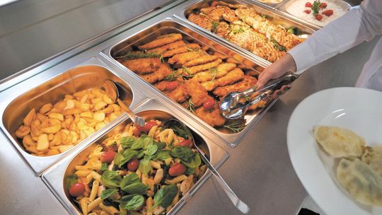 Tanie śniadania z kawą i zestawy obiadowe. Otwarcie stołówki UMCS [zdjęcia]