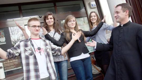 Taniec uwielbienia w Janowie Lubelskim (wideo)