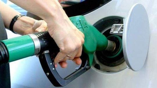 Tankowali na kradzionych tablicach i uciekali