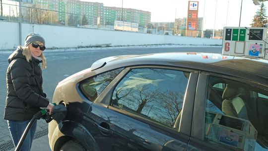 Tańsze tankowanie przed świętami. Nawet o 30 groszy na litrze