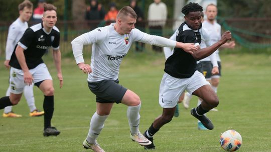 Tarasola Cisy Nałęczów – Janowianka Janów Lubelski 0:4. Nigeryjska perła [ZDJĘCIA]