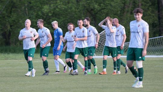 Tarasola Cisy Nałęczów wygrała z Czarnymi. Cały czas wywierają presję na rezerwach Avii