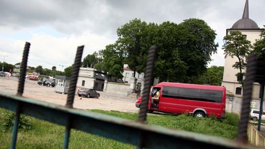 Targ i dworzec busów zostaną na 10 lat? 1300 podpisów \"za\"