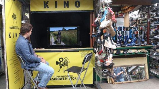 Targ przy al. Tysiąclecia: Zamienili stragan w kino