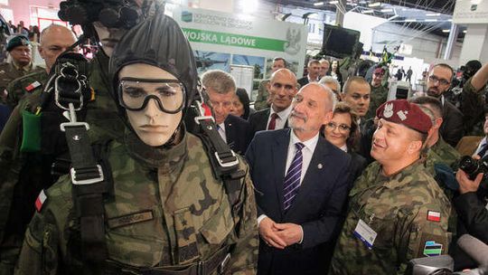 Targi obronne w Kielcach. PZL-Świdnik nie traci nadziei, co zrobi minister Macierewicz?