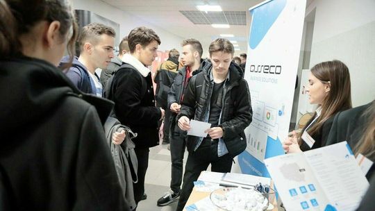 Targi pracy w Lublinie. Sprawdzamy, czy inżynier jest jeszcze w cenie? Firmy chcą ich „na już”