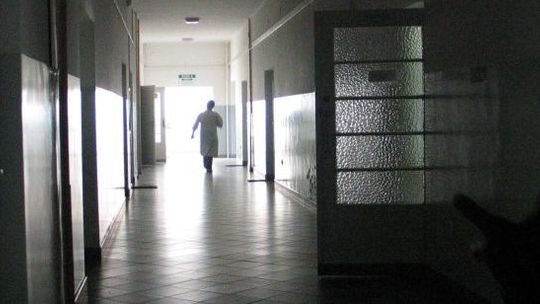 Tarnów: 20-latek przyniósł do szpitala dziecko w reklamówce