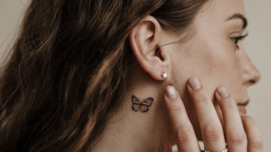 Tatuaż latem. Czy to dobry pomysł?