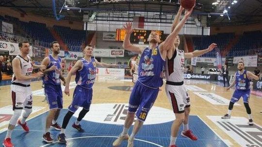 TBV Start Lublin – BM Slam Stal 57:70. Znowu ten Łapeta