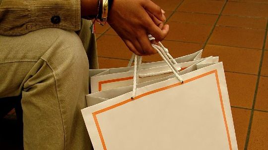 Te firmy wyłudzają pieniądze. Zobacz jak to robią i nie daj się oszukać
