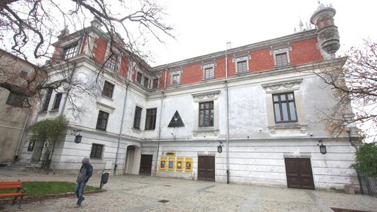 Teatr Andersena znika ze Starego Miasta. Kto jeszcze się przeprowadza?