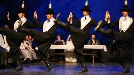 Teatr Muzyczny: Skrzypek na dachu