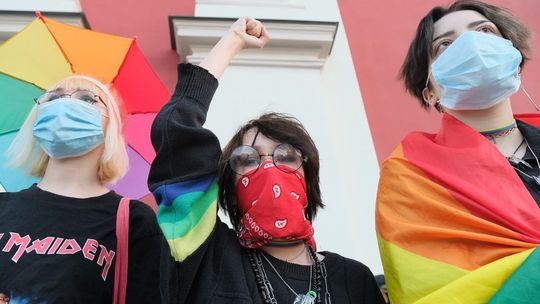 Tęczowi pogromcy mitów ruszają w Polskę. Zaczynają od Świdnika