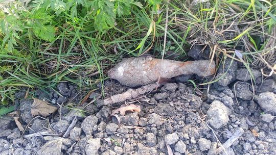 Tego się nie spodziewał. Znalazł pocisk na swoim polu