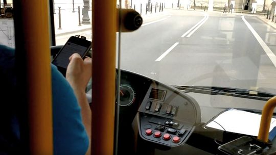 Telefon ciekawszy od jezdni. Skandal za kierownicą autobusu miejskiego w Lublinie