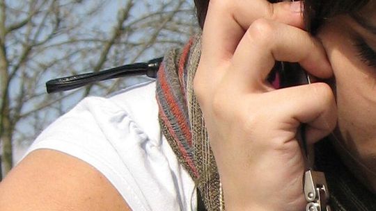 Telefon od 15-latki: W domu jest bomba, dawajcie 10 tys. zł