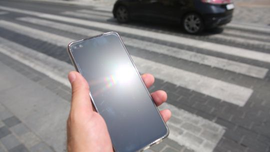 Telefoniczny „biznes” Łukasza. 430 tys. zł strat