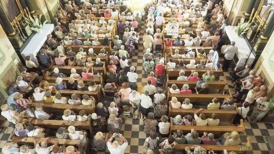 Telewizja Trwam, dziesiątki wiernych w Kościele. Przyjechali zobaczyć Kamila