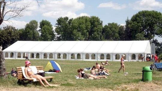 Temat Plaża. Nowy klub nad zalewem chce zaprosić Deadmau5