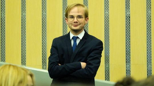 Ten absolwent UMCS pracował u premiera, a zarobił więcej niż szef rządu