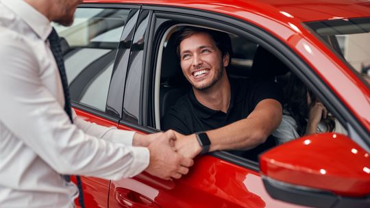 Ten jeden błąd sprawia, że Twoje ubezpieczenie OC/AC jest droższe. Sprawdź, jak go uniknąć!