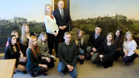 Ten obraz przedstawiający Lublin jest wyjątkowy. Studenci UMCS namalowali jego kopię