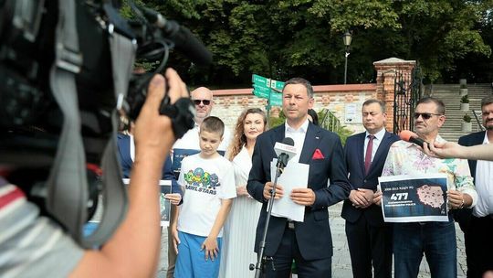 Ten temat zdominował konferencje PiS w całym kraju