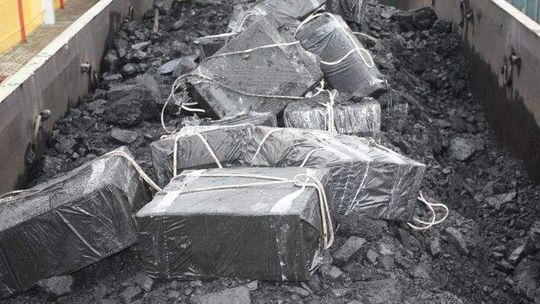 Terespol: Przemycane papierosy w węglu