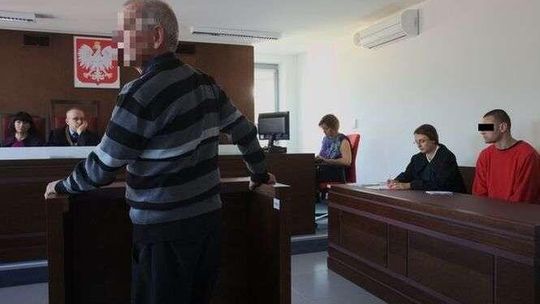 Terroryzował mieszkańców wsi, na jednego rzucił się z siekierą. Usłyszał wyrok