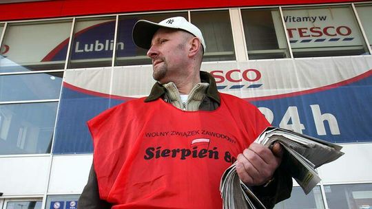 Tesco zarabia miliardy, ale mimo to zapowiada masowe zwolnienia