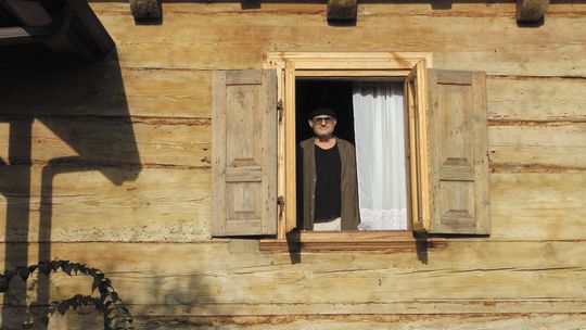 Tęsknota za naturą i spokojem w architekturze. "Potężne rezydencje na terenach podmiejskich straciły sens."