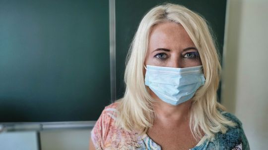 Testy przesiewowe na koronawirusa dla nauczycieli w trzech województwach