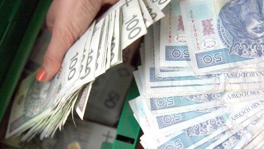 Tkwimy w długach po same uszy. Raport