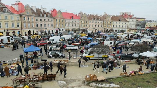 Tłumy na placu Zamkowym. Lubelska Giełda Staroci znowu działa