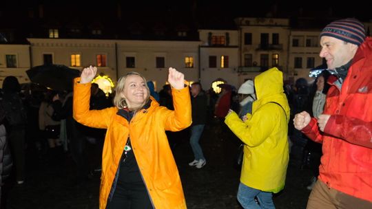 Tłumy na rynku w Kazimierzu Dolnym. Tak powitano tam nowy rok [zdjęcia]