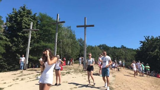 Tłumy w Kazimierzu Dolnym, kajaki i spacery po wsi. Tak spędzamy weekend [zdjęcia]